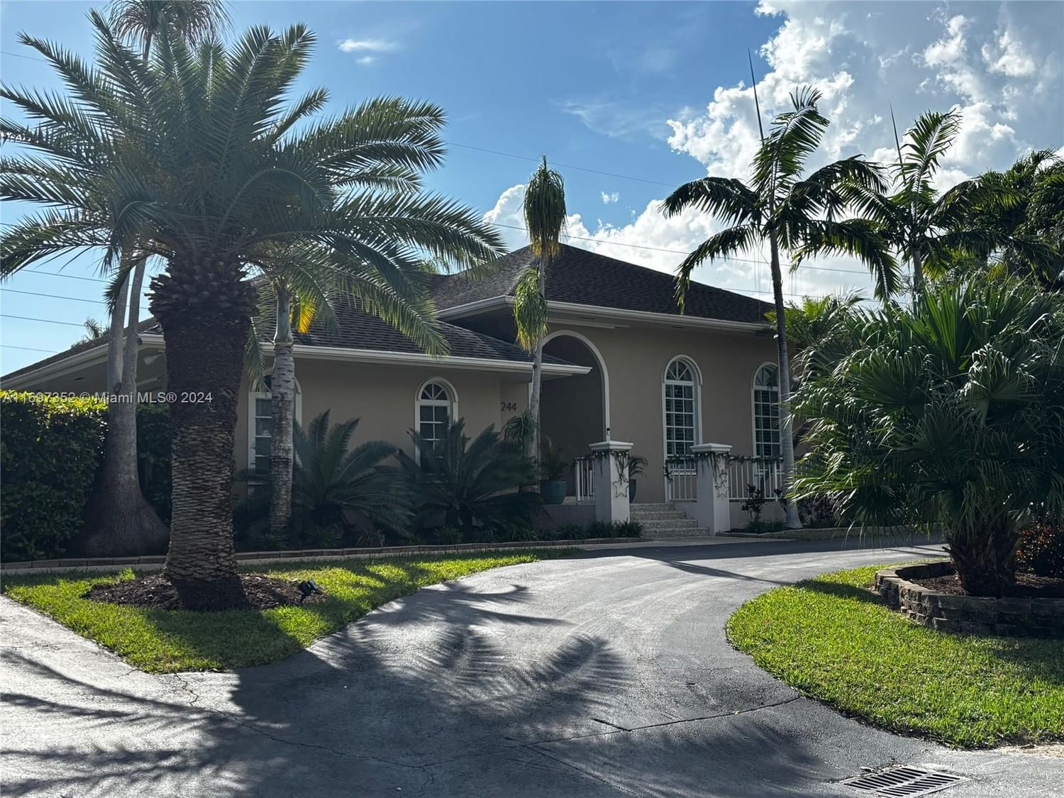 Real estate property located at 8244 177th Ter, Miami-Dade, CUTLER HEIGHTS ESTATES, Palmetto Bay, FL