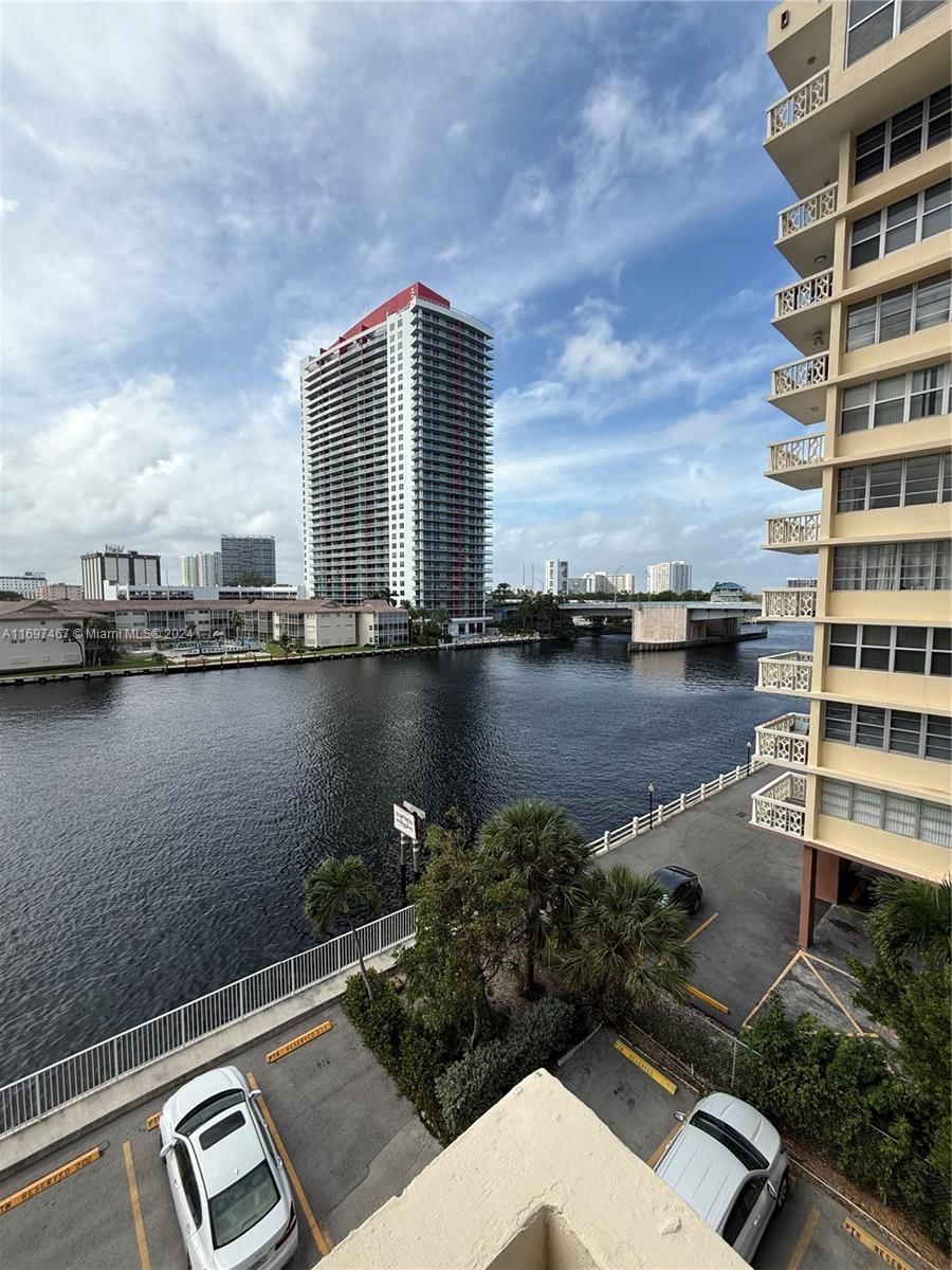 Real estate property located at 1833 Ocean Dr #511, Broward, PLAZA TOWERS NORTH CONDO, Hallandale Beach, FL