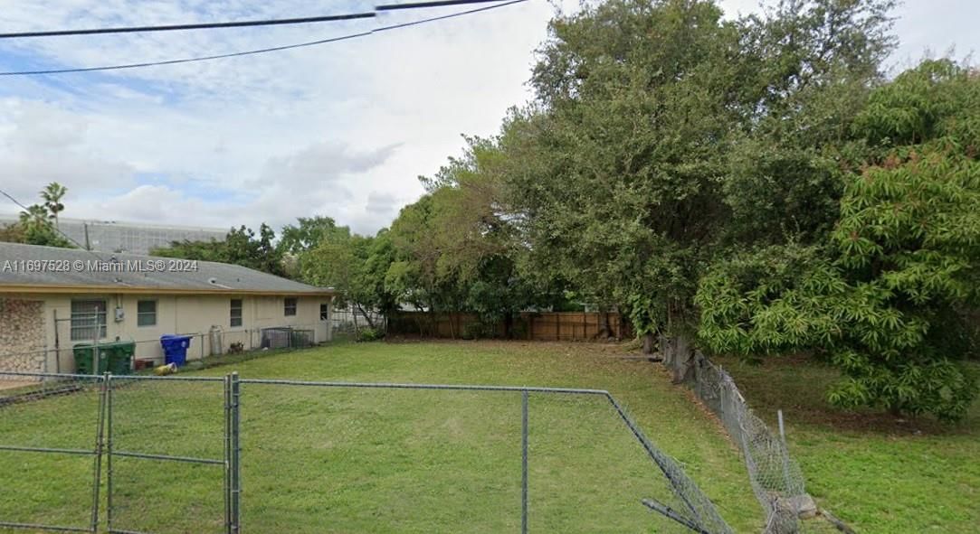 Real estate property located at 3185 4th St, Miami-Dade, AUBURNDALE AMD, Miami, FL