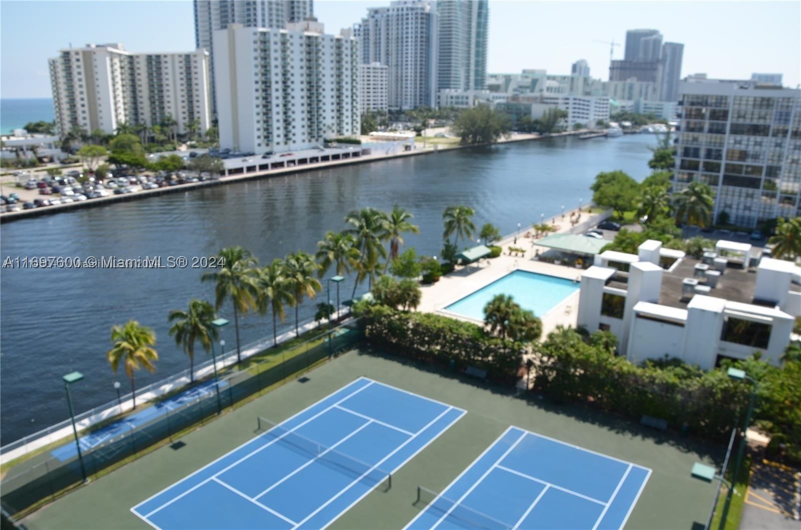 Real estate property located at 800 Parkview Dr #708, Broward, Oceanview Park Condo, Hallandale Beach, FL