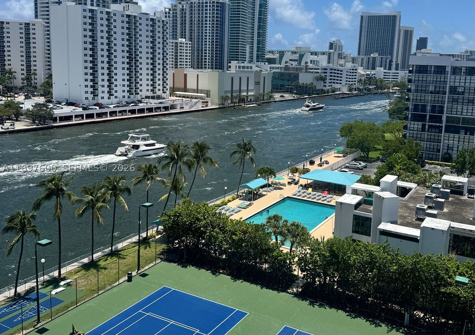 Real estate property located at 800 Parkview Dr #708, Broward, Oceanview Park Condo, Hallandale Beach, FL