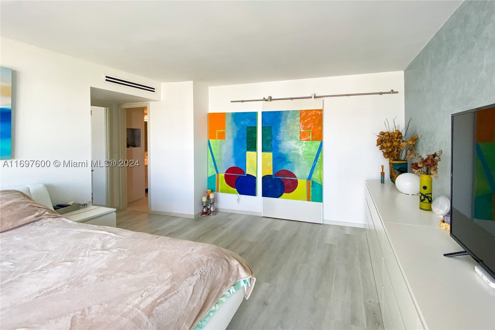 Real estate property located at 800 Parkview Dr #708, Broward, Oceanview Park Condo, Hallandale Beach, FL