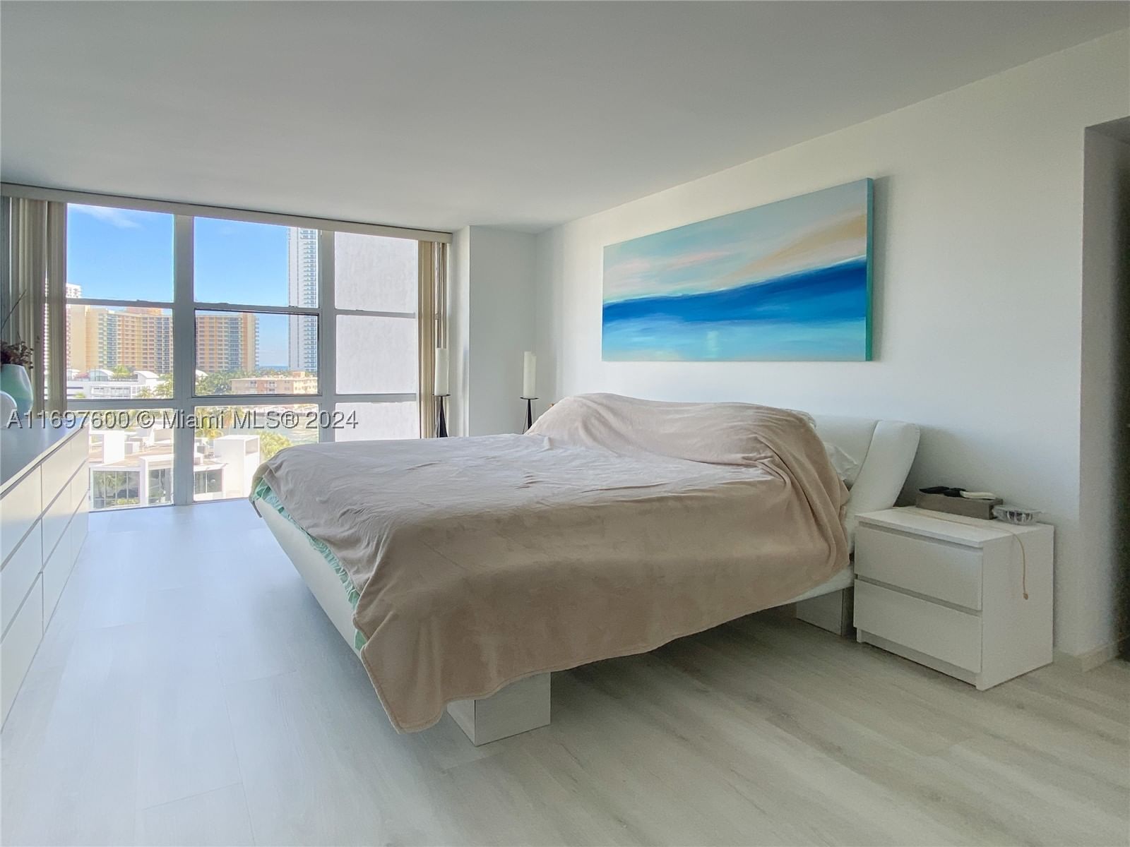 Real estate property located at 800 Parkview Dr #708, Broward, Oceanview Park Condo, Hallandale Beach, FL