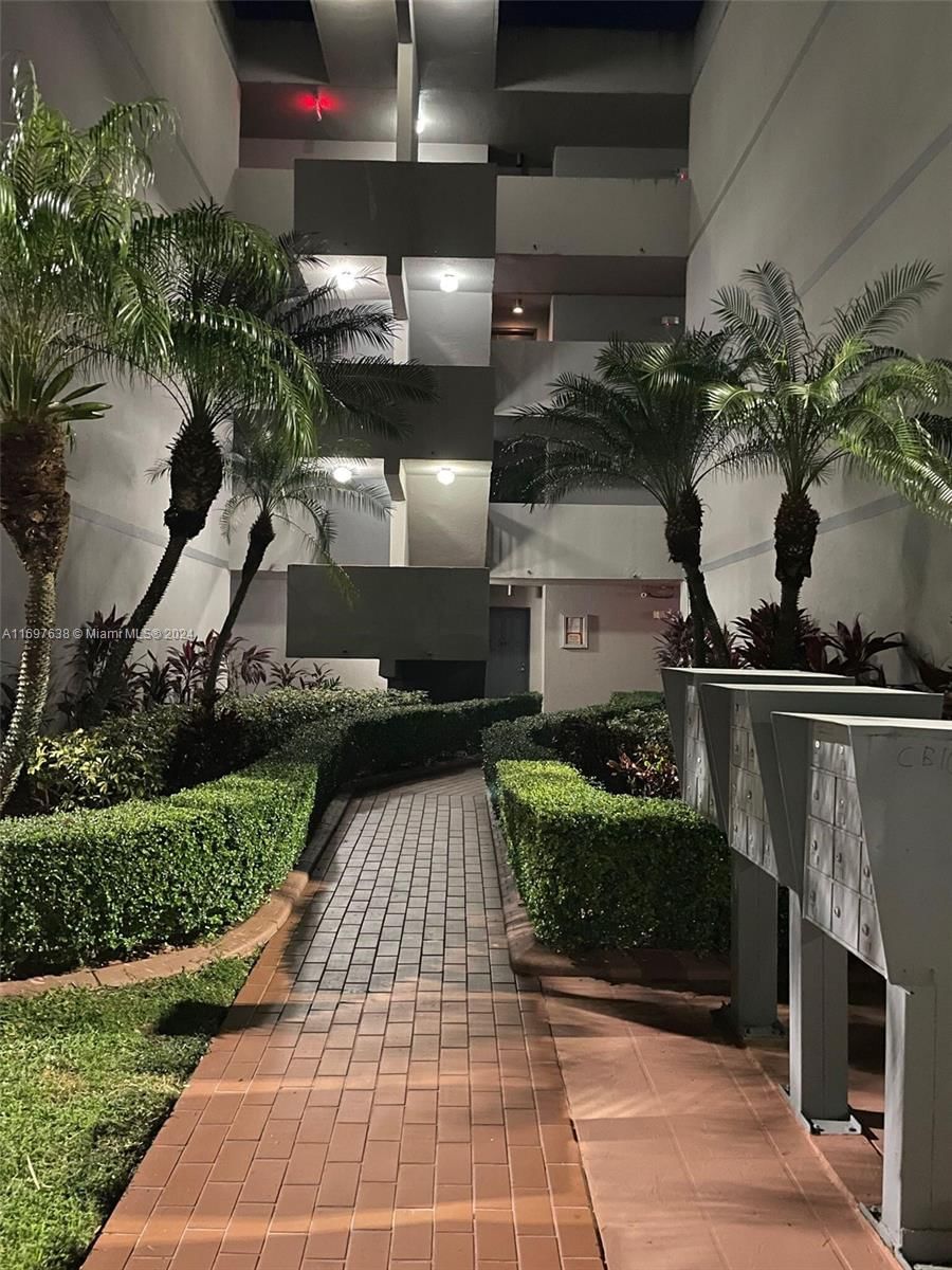 Real estate property located at 13255 88th Ln #106-CS, Miami-Dade, CALUSA CLUB VILLAGE CONDO, Miami, FL