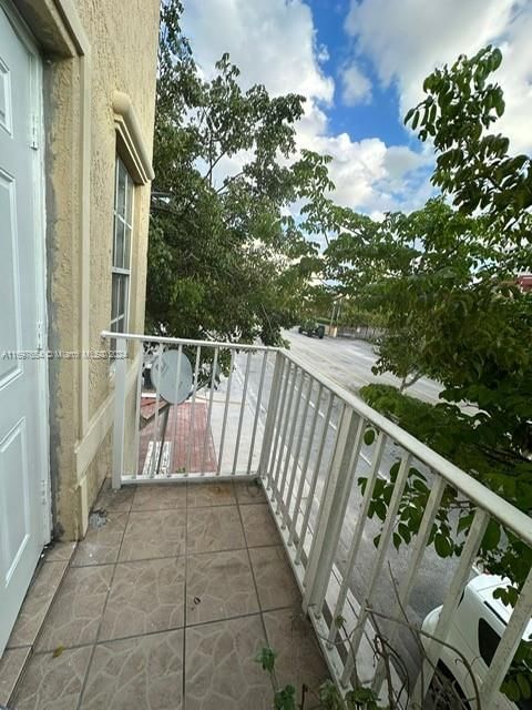 Real estate property located at 9 4th St #204, Miami-Dade, CENTRO CONDO, Hialeah, FL