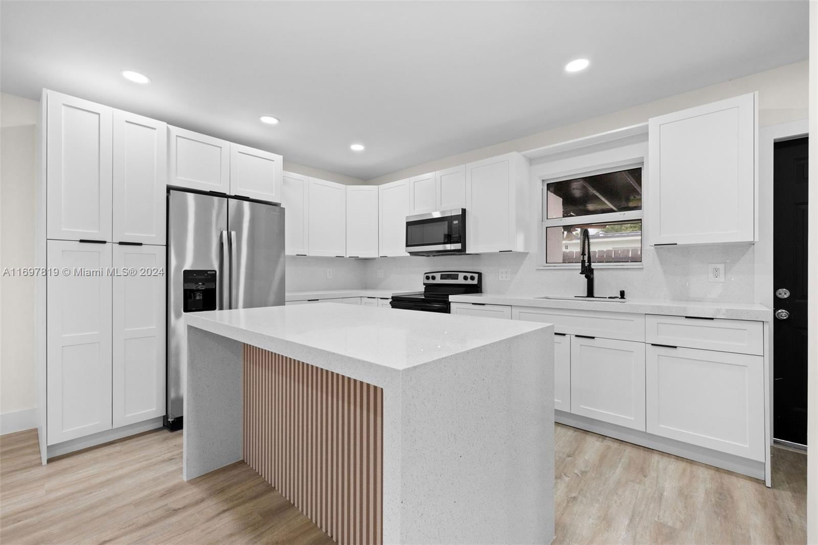 Real estate property located at 331 40th Pl, Miami-dade, Ideal Homes Sub No 3, Hialeah, FL