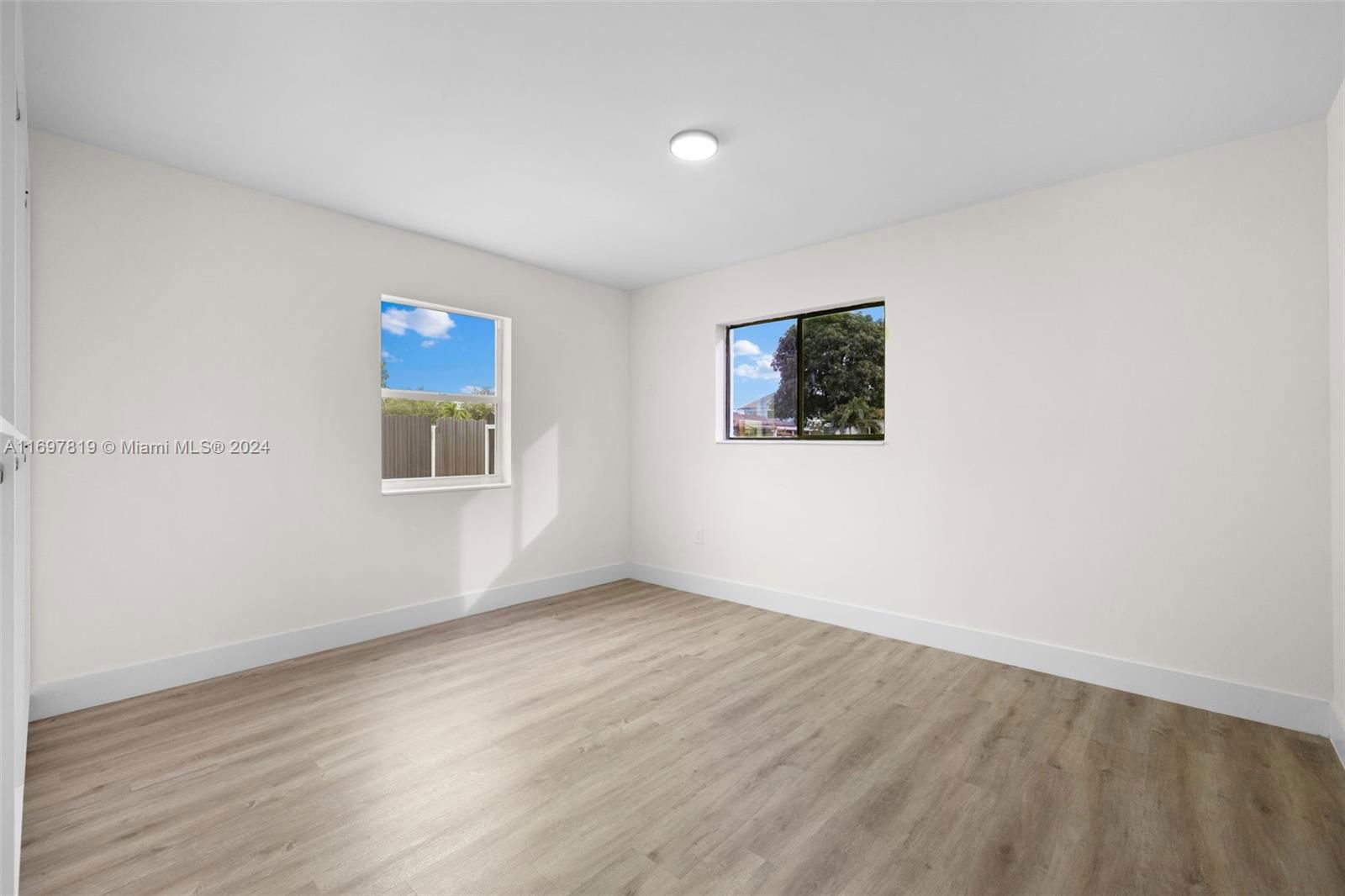 Real estate property located at 331 40th Pl, Miami-dade, Ideal Homes Sub No 3, Hialeah, FL