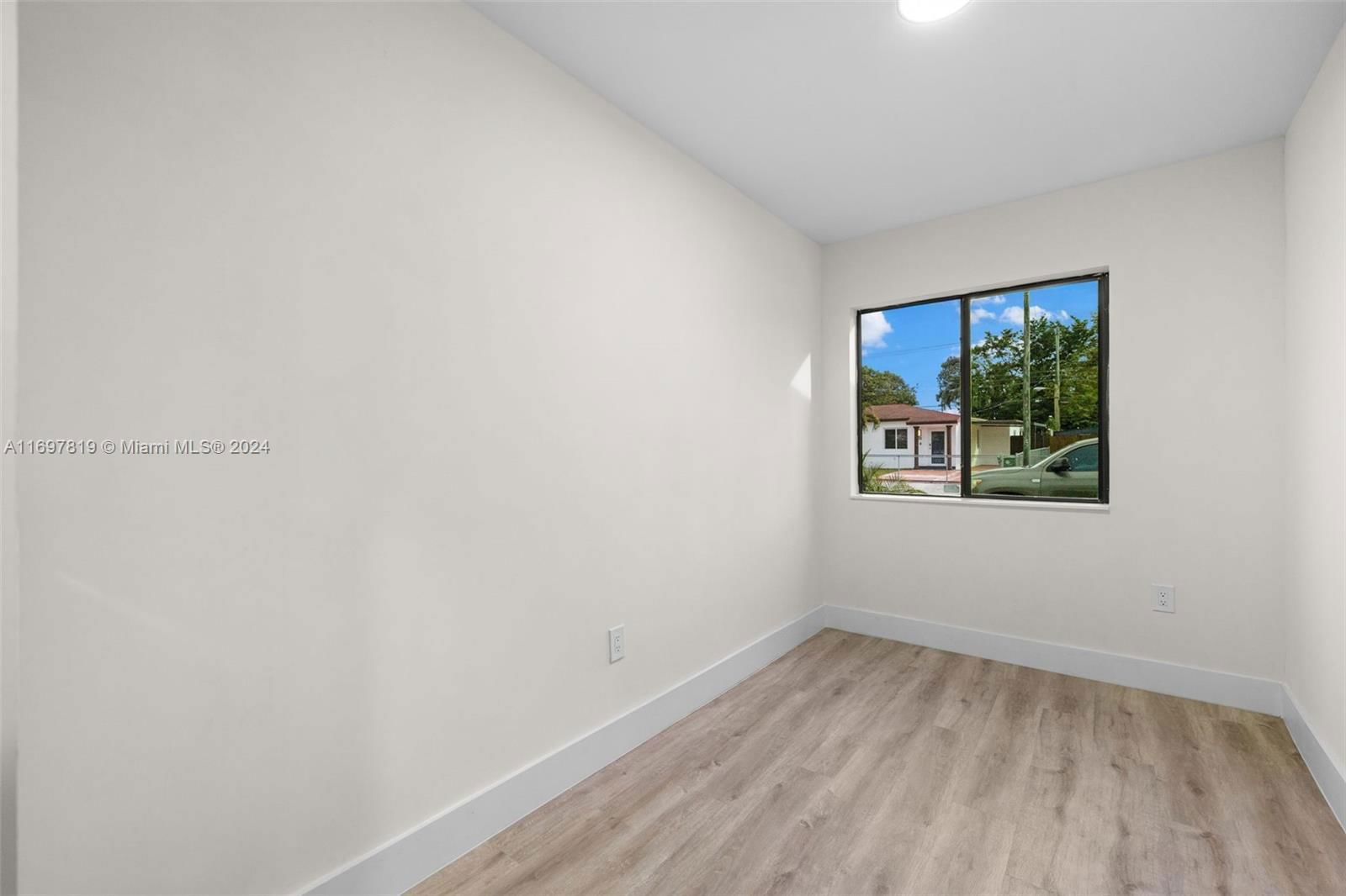 Real estate property located at 331 40th Pl, Miami-dade, Ideal Homes Sub No 3, Hialeah, FL