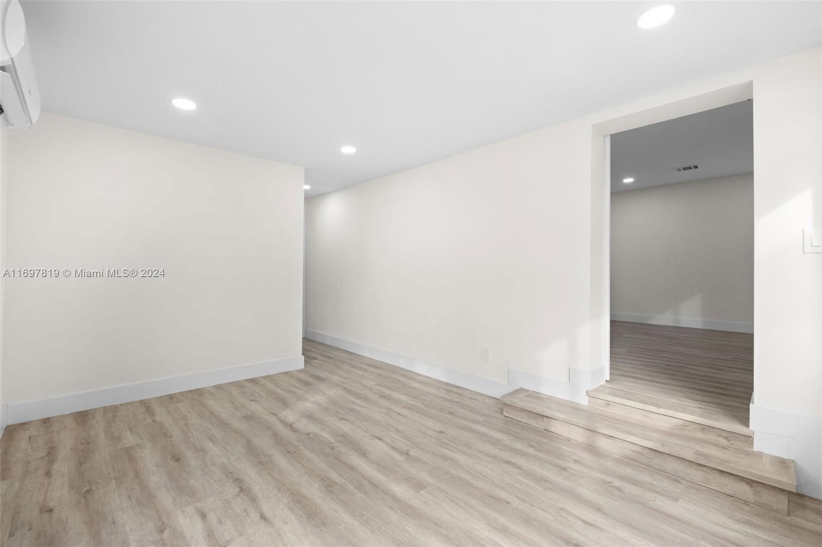 Real estate property located at 331 40th Pl, Miami-dade, Ideal Homes Sub No 3, Hialeah, FL