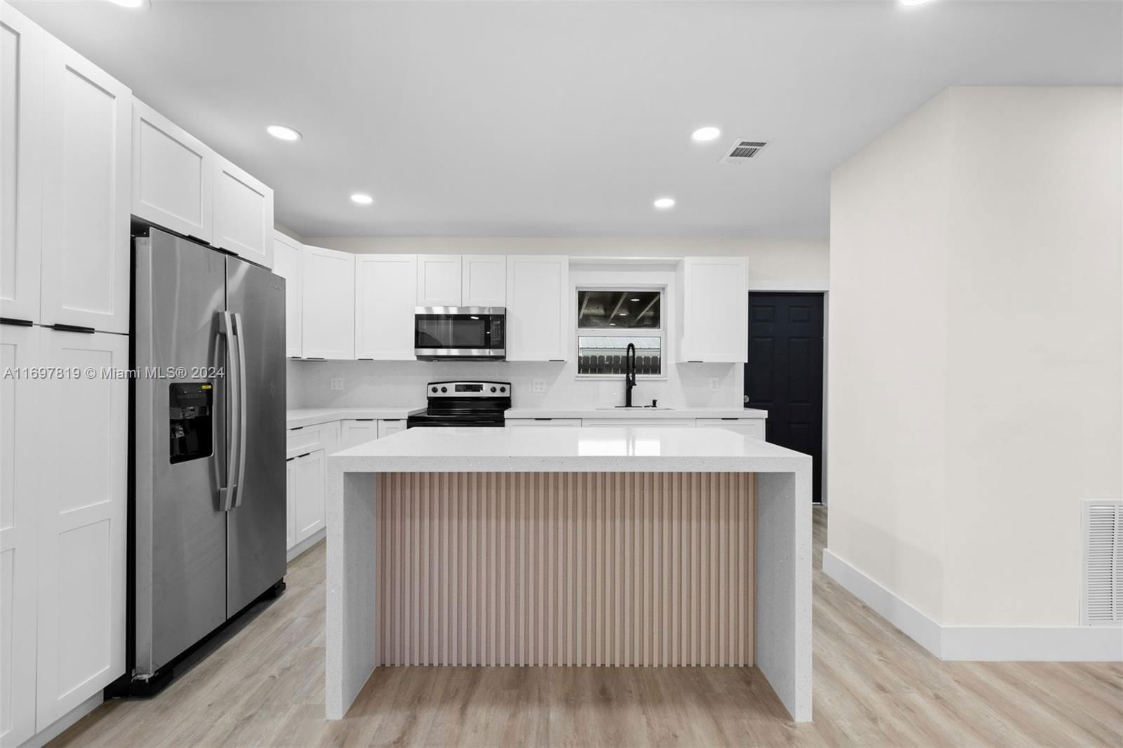 Real estate property located at 331 40th Pl, Miami-dade, Ideal Homes Sub No 3, Hialeah, FL