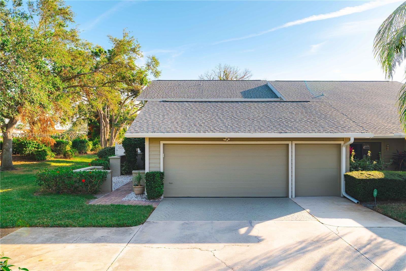 Real estate property located at 3401 Avenida Madera B, Manatee, TURNBERRY WOODS, Bradenton, FL