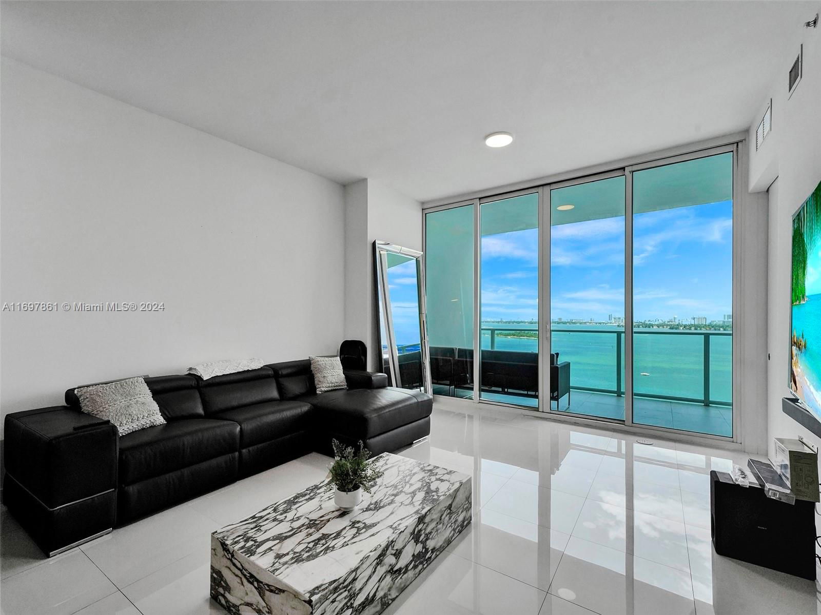 Real estate property located at 2020 Bayshore Dr #1509, Miami-Dade, PARAMOUNT BAY CONDO, Miami, FL