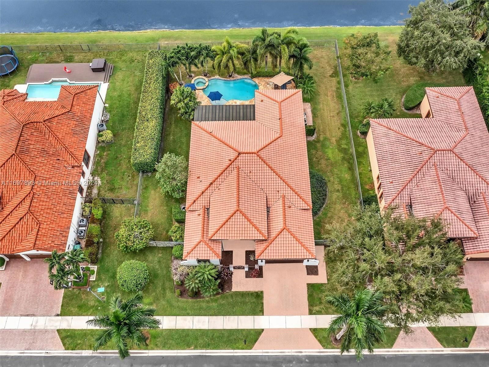Real estate property located at 3750 88th Ter, Broward, Monterra-estada, Cooper City, FL