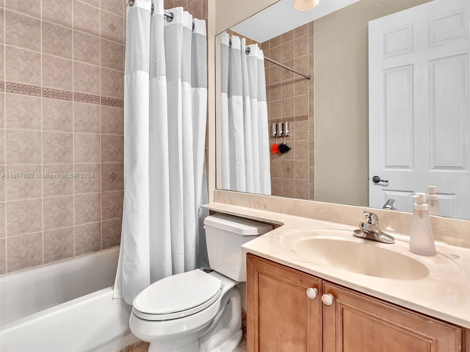 Real estate property located at 3750 88th Ter, Broward, Monterra-estada, Cooper City, FL
