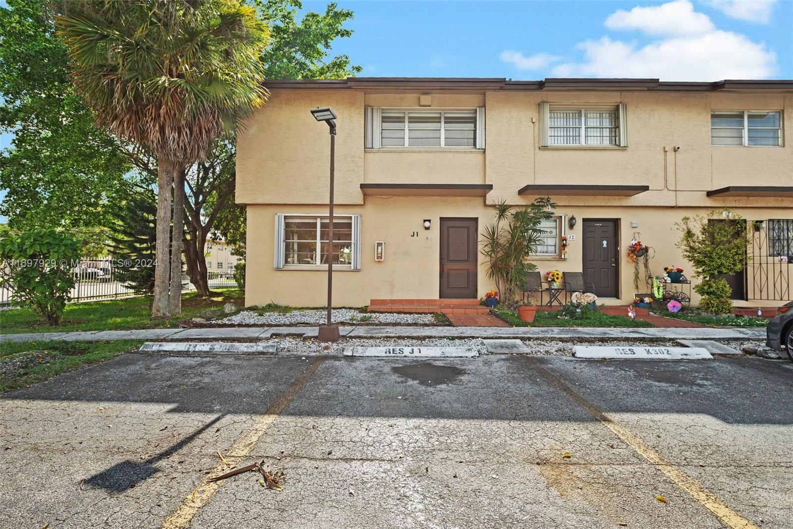 Real estate property located at 130 108th Ave J1, Miami-Dade, WEST FLAGLER HERITAGE NO, Sweetwater, FL