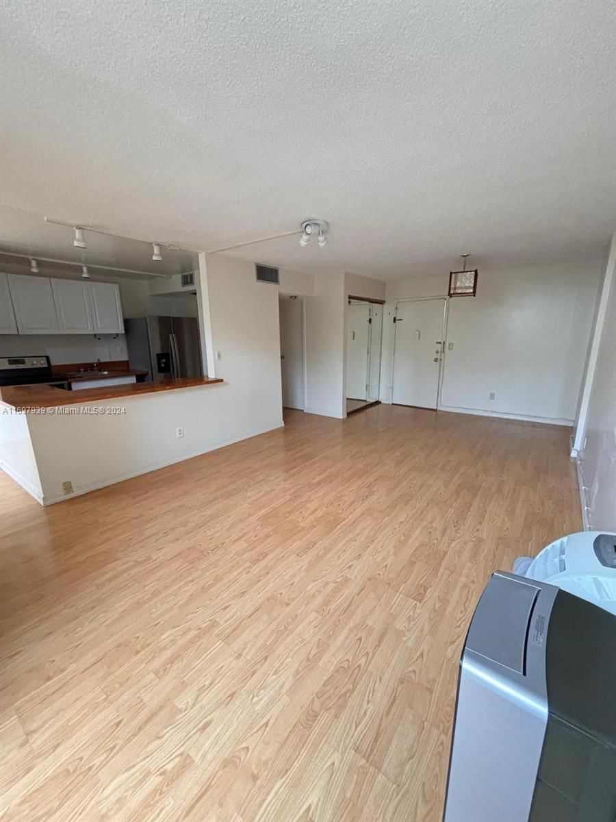 Real estate property located at 210 172 St #423, Miami-dade, Avila South Condo, Sunny Isles Beach, FL