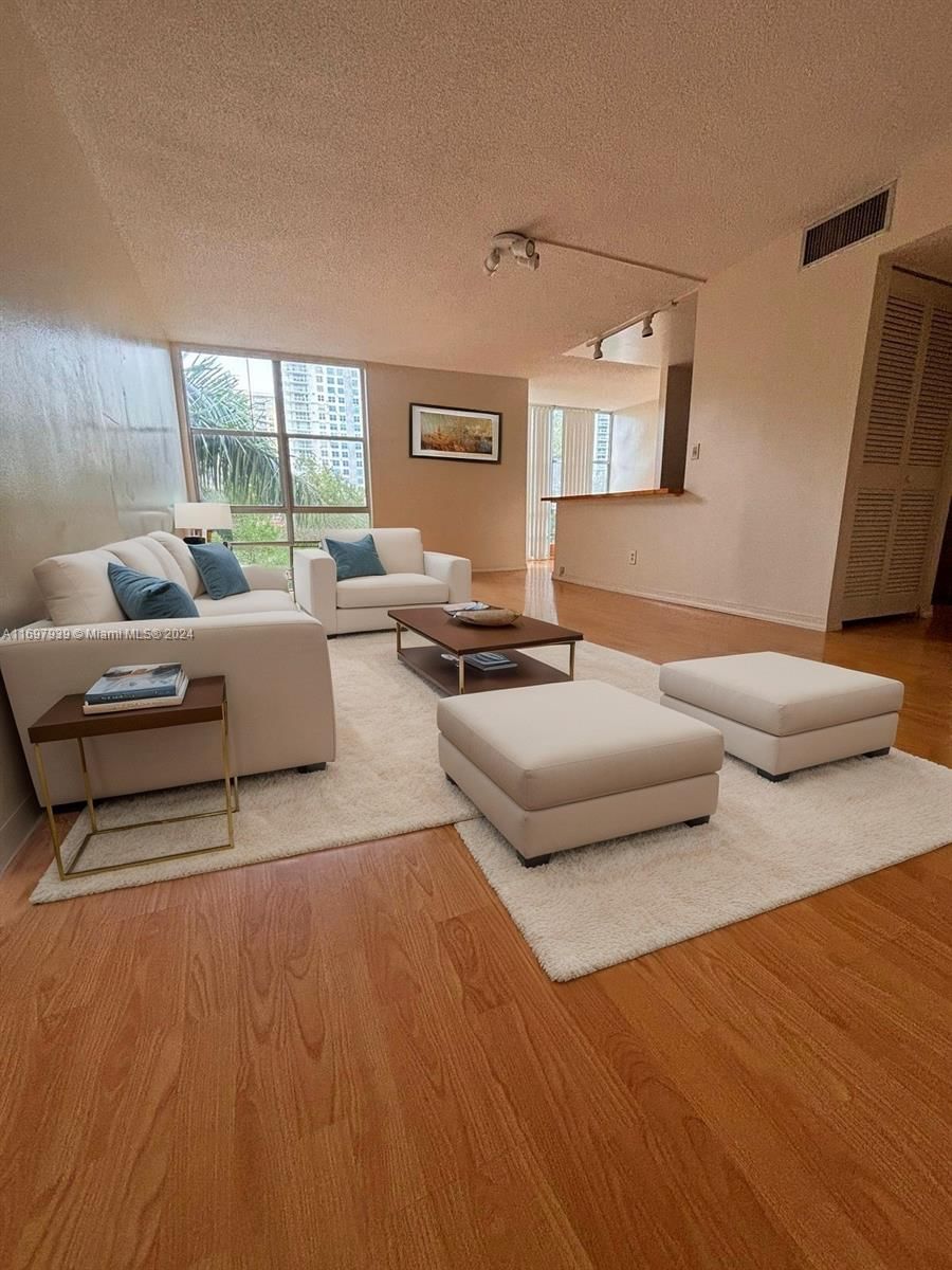 Real estate property located at 210 172 St #423, Miami-dade, Avila South Condo, Sunny Isles Beach, FL