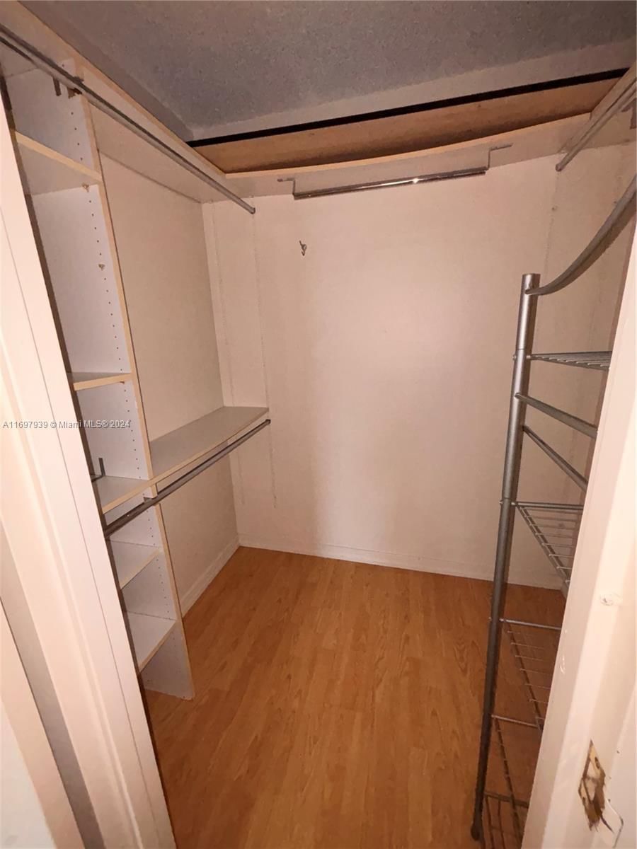 Real estate property located at 210 172 St #423, Miami-dade, Avila South Condo, Sunny Isles Beach, FL