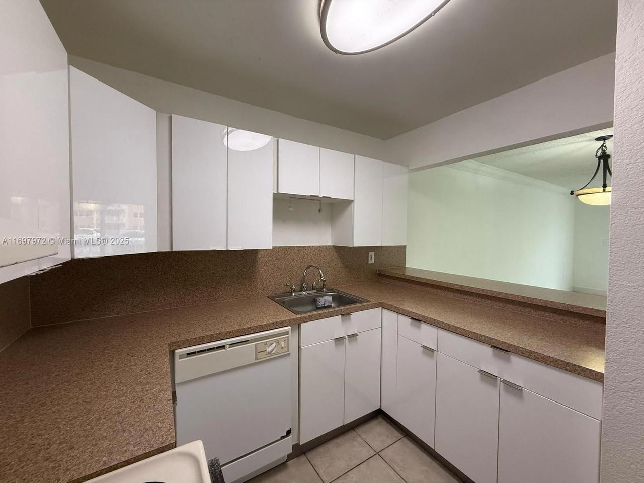 Real estate property located at 7000 186th St #4-114, Miami-dade, Coral Gate West Condo, Hialeah, FL