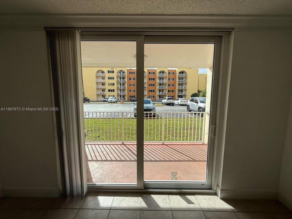 Real estate property located at 7000 186th St #4-114, Miami-dade, Coral Gate West Condo, Hialeah, FL