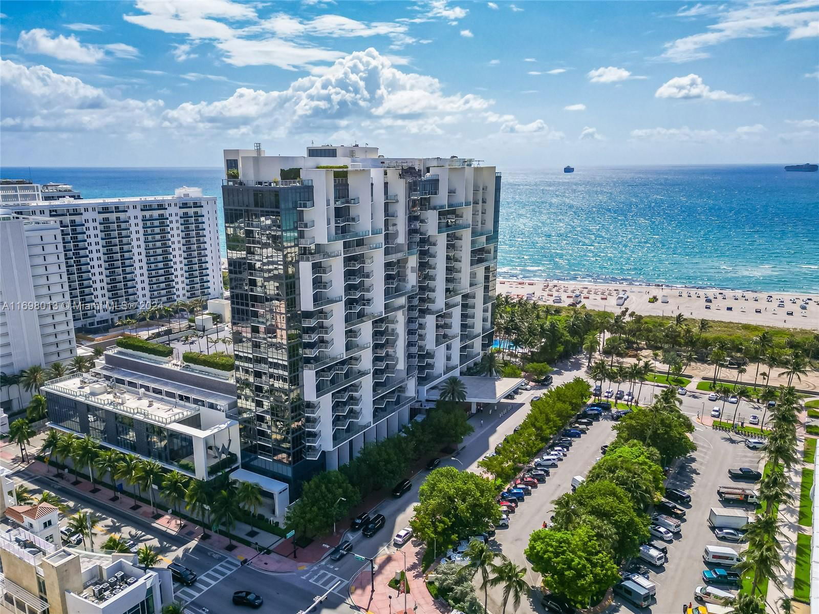 Real estate property located at 2201 Collins Ave #1015, Miami-Dade, 2201 COLLINS AVE CONDO, Miami Beach, FL