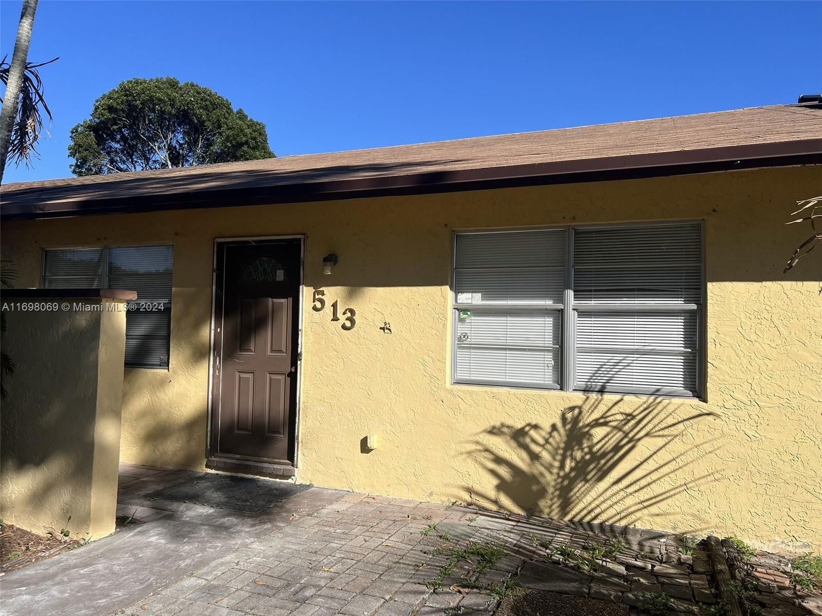 Real estate property located at 513 43rd Pl, Broward, LAKE ISLAND, Deerfield Beach, FL