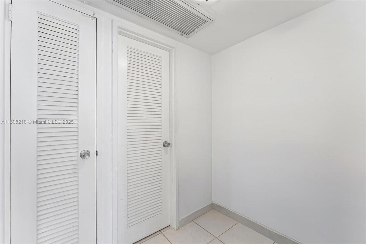Real estate property located at 5700 Collins Ave #5B, Miami-dade, Seacoast 5700 Condo, Miami Beach, FL