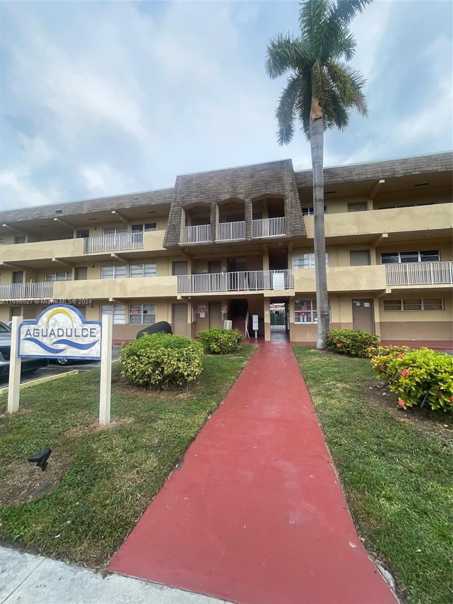 Real estate property located at 11195 1st St #314, Miami-Dade, AGUA DULCE CONDO, Sweetwater, FL