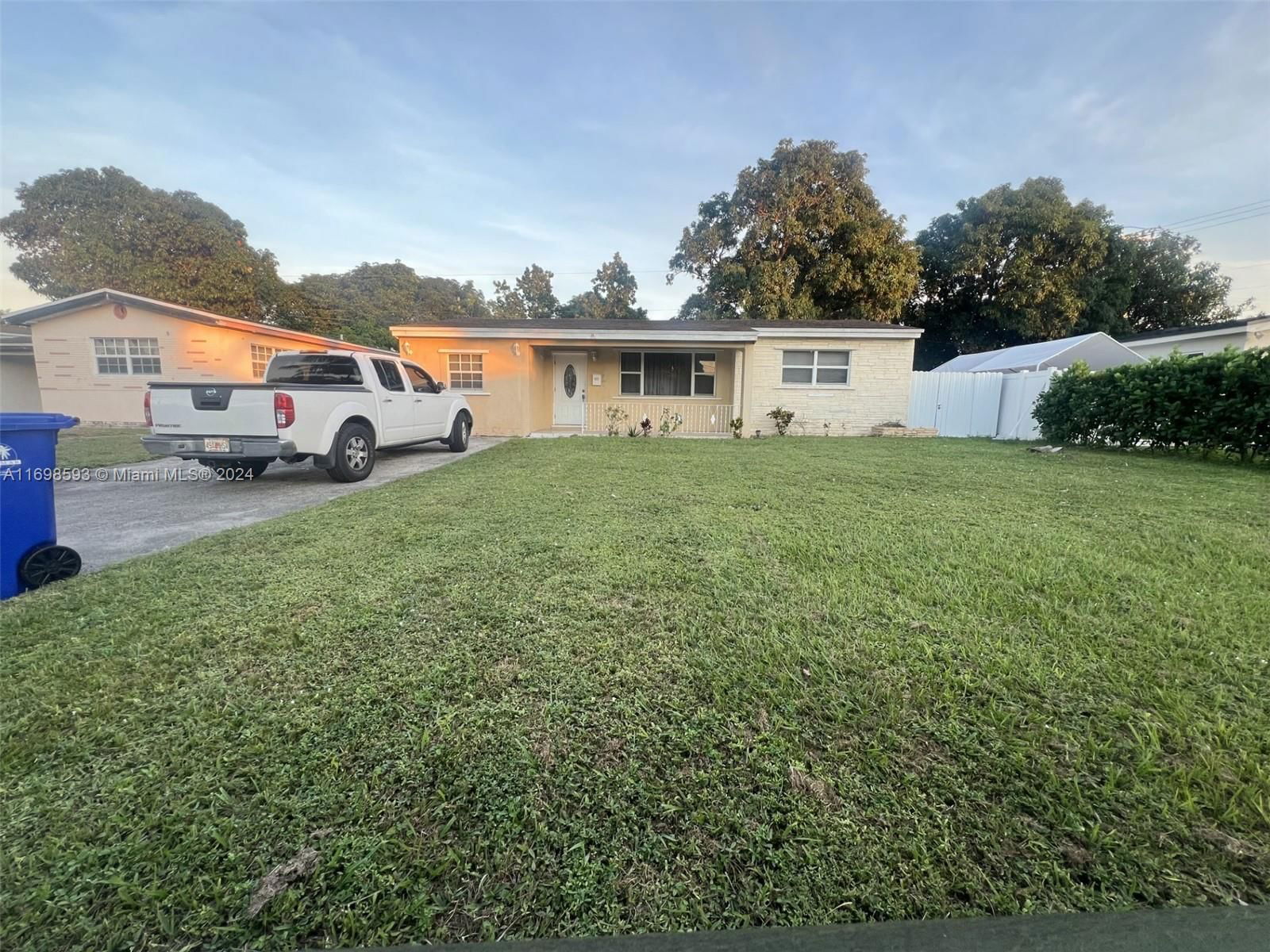 Real estate property located at 2421 Arcadia Dr, Broward, MIRAMAR SEC 5, Miramar, FL