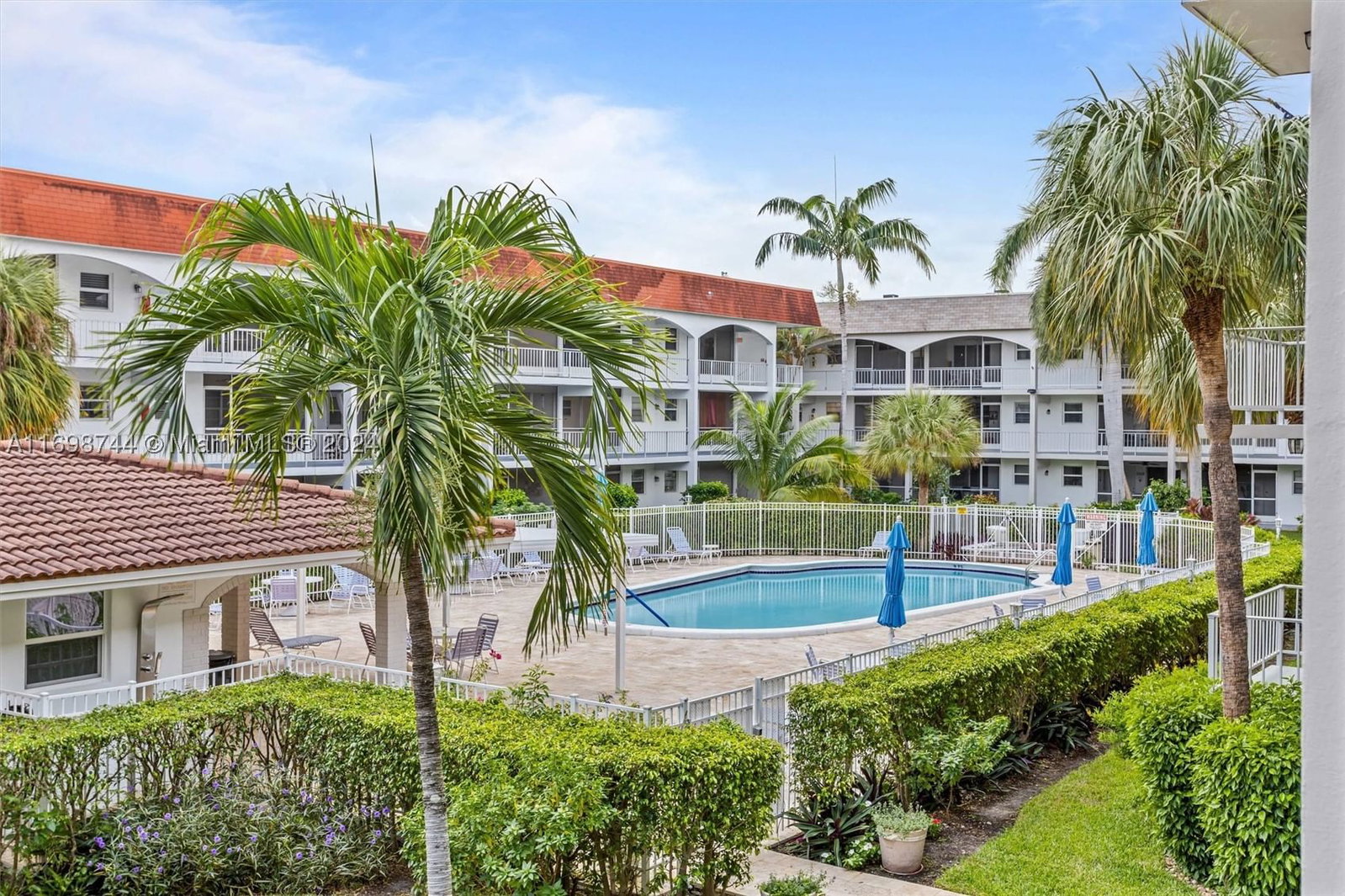 Real estate property located at 501 Blue Heron Dr #202-A, Broward, Paradise Villas Condo, Hallandale Beach, FL