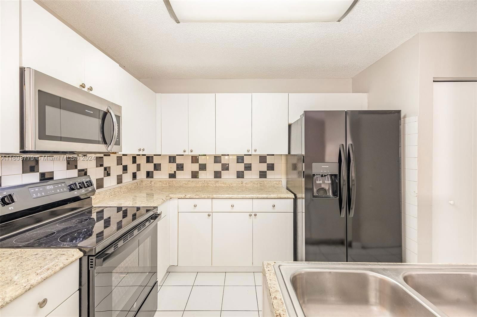 Real estate property located at 20901 121st Ave, Miami-dade, Oak Ridge Villas Sub Sec, Miami, FL