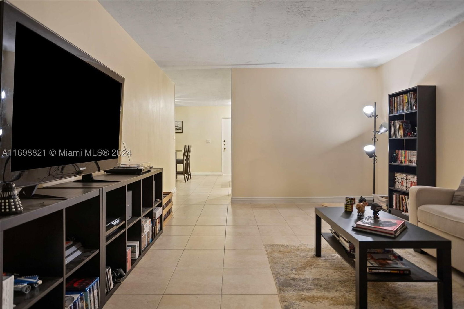 Real estate property located at 1681 70th Ave #220, Broward, Omega Condo No 1, Plantation, FL