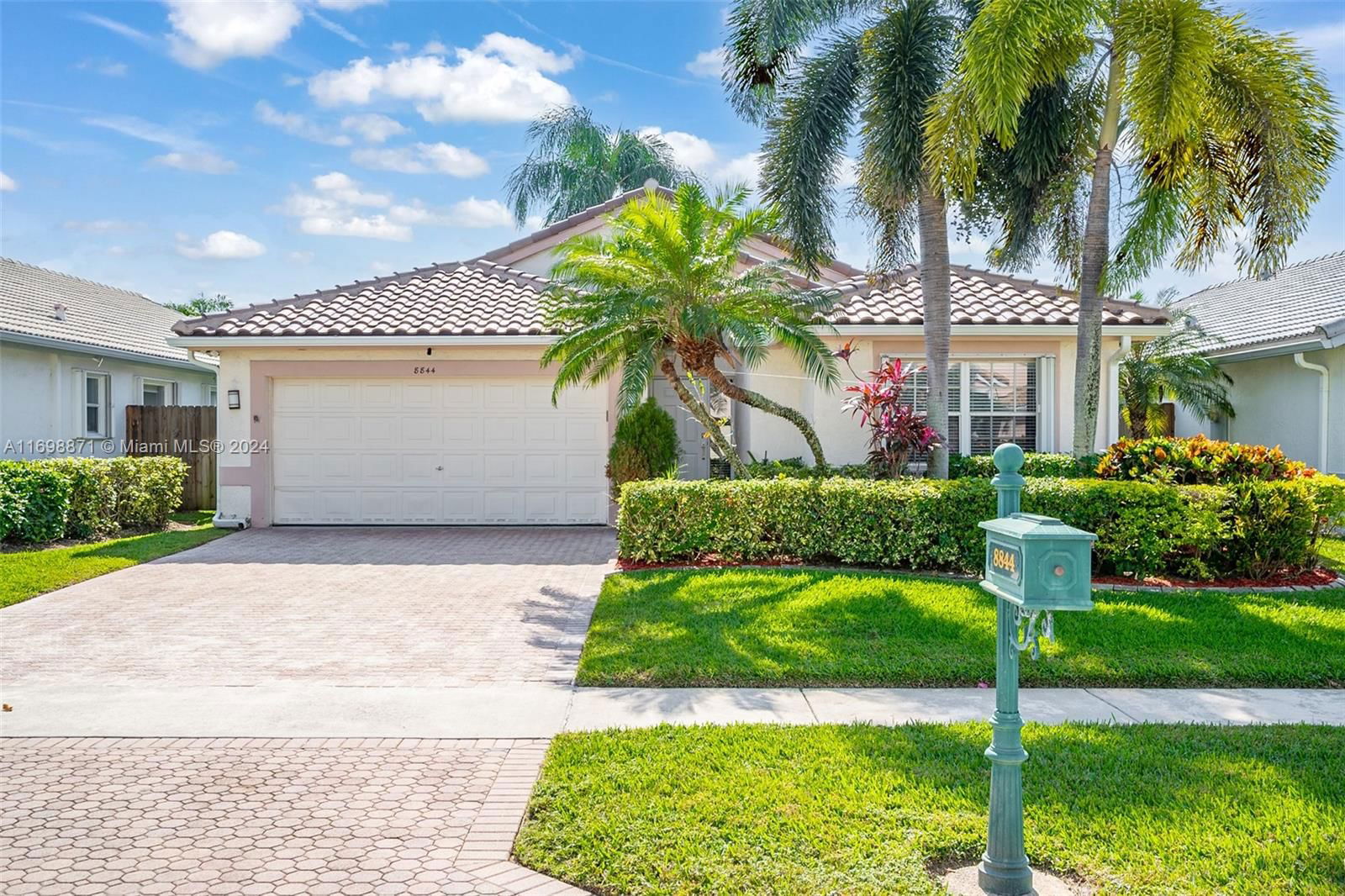 Real estate property located at 8844 Thames River Dr, Palm Beach, STERLING BRIDGE, Boca Raton, FL