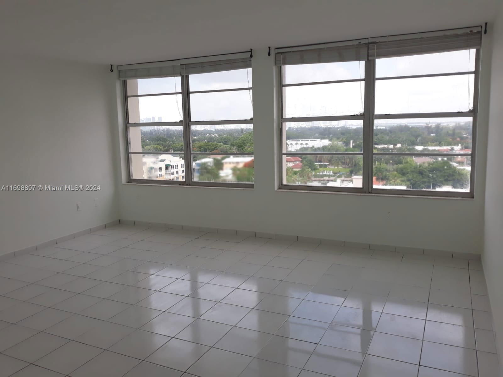 Real estate property located at 2899 Collins Ave #1240, Miami-Dade, TRITON TOWER CONDO, Miami Beach, FL