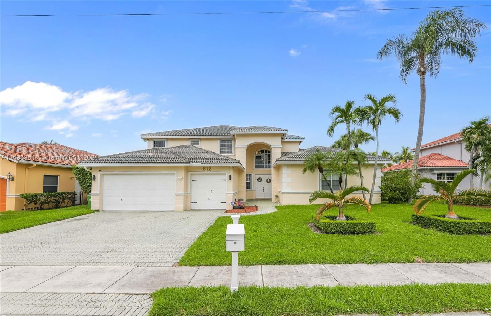 Real estate property located at 812 159th Dr, Broward, PASADENA AT PEMBROKE SHOR, Pembroke Pines, FL