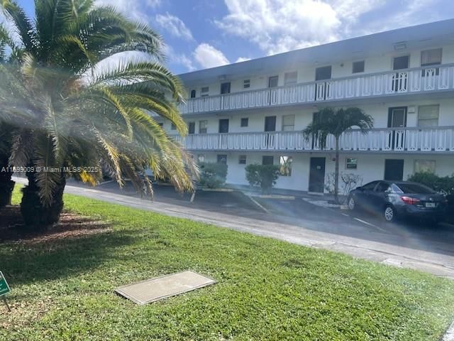 Real estate property located at 1350 191st St B203, Miami-dade, Third Forum Condominium, Miami, FL
