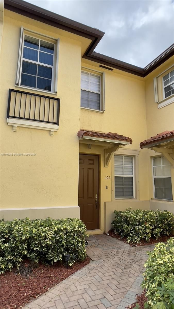 Real estate property located at 1388 33rd Ave #102-24, Miami-Dade, VILLAS AT CARMEL CONDO NO, Homestead, FL