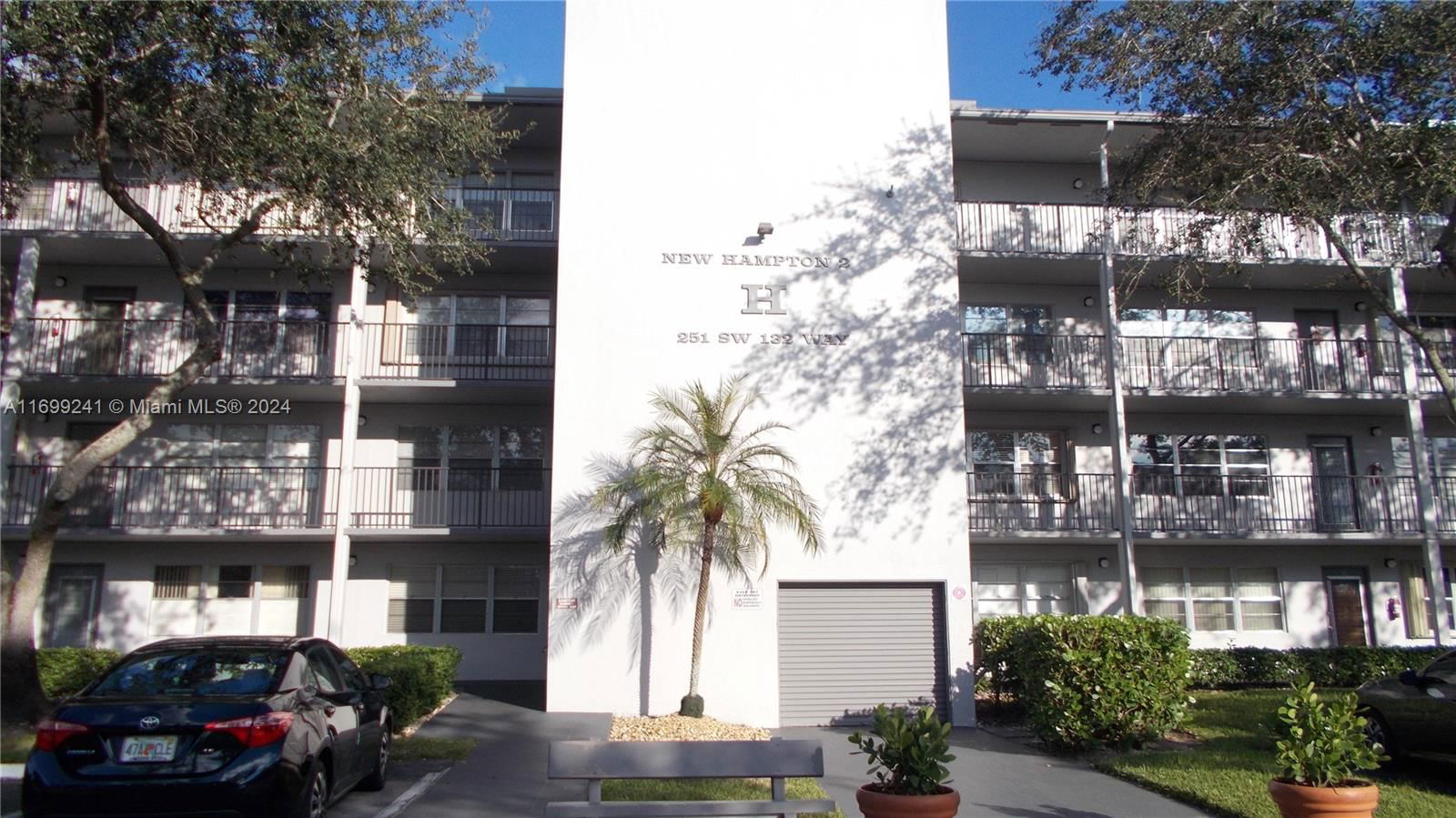 Real estate property located at 251 132nd Way #213H, Broward, NEW HAMPTON AT CENTURY VI, Pembroke Pines, FL