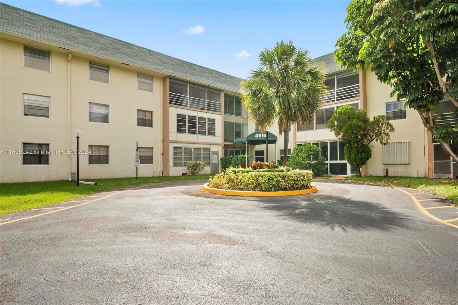 Real estate property located at 4990 Sabal Palm Blvd #320, Broward, SABAL PALM VILLAGE 2 COND, Tamarac, FL