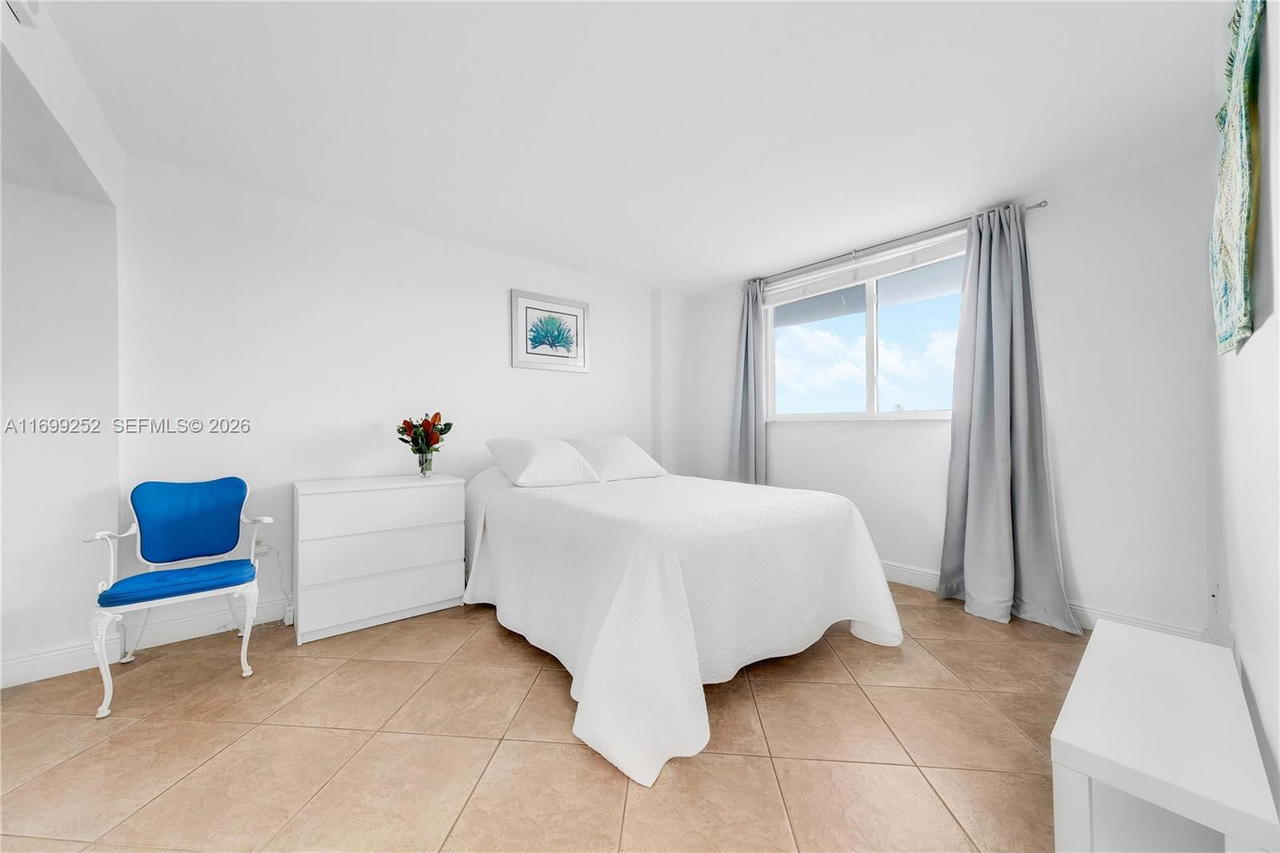 Real estate property located at 345 Ocean Dr #703, Miami-dade, Ocean Point Condo, Miami Beach, FL
