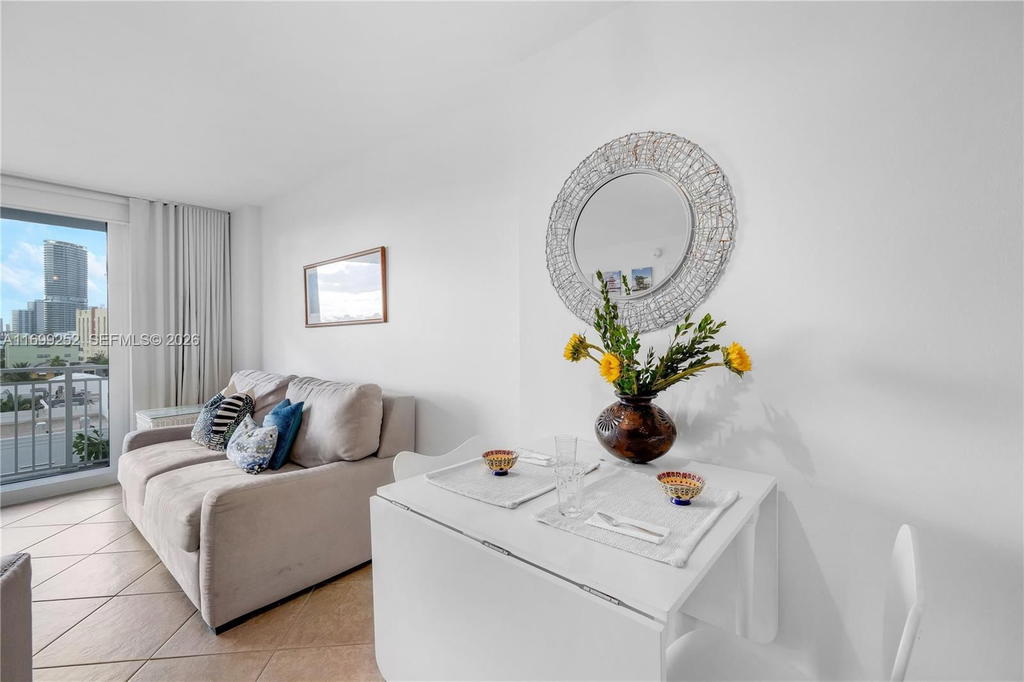 Real estate property located at 345 Ocean Dr #703, Miami-dade, Ocean Point Condo, Miami Beach, FL