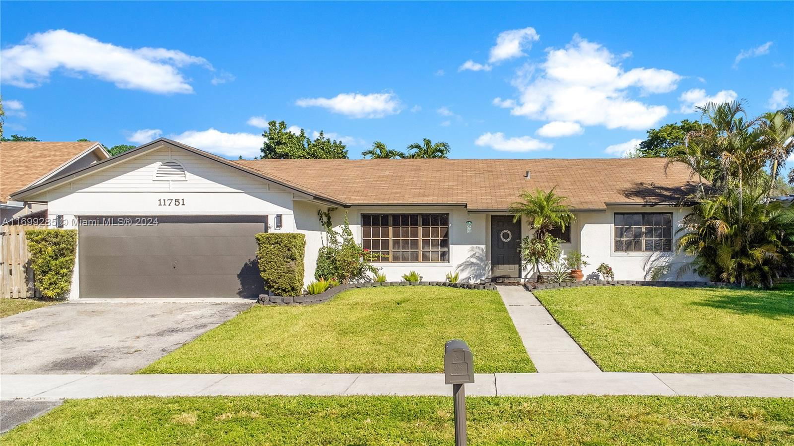 Real estate property located at 11751 52nd Ct, Broward, FLAMINGO GARDENS-TAMARIND, Cooper City, FL