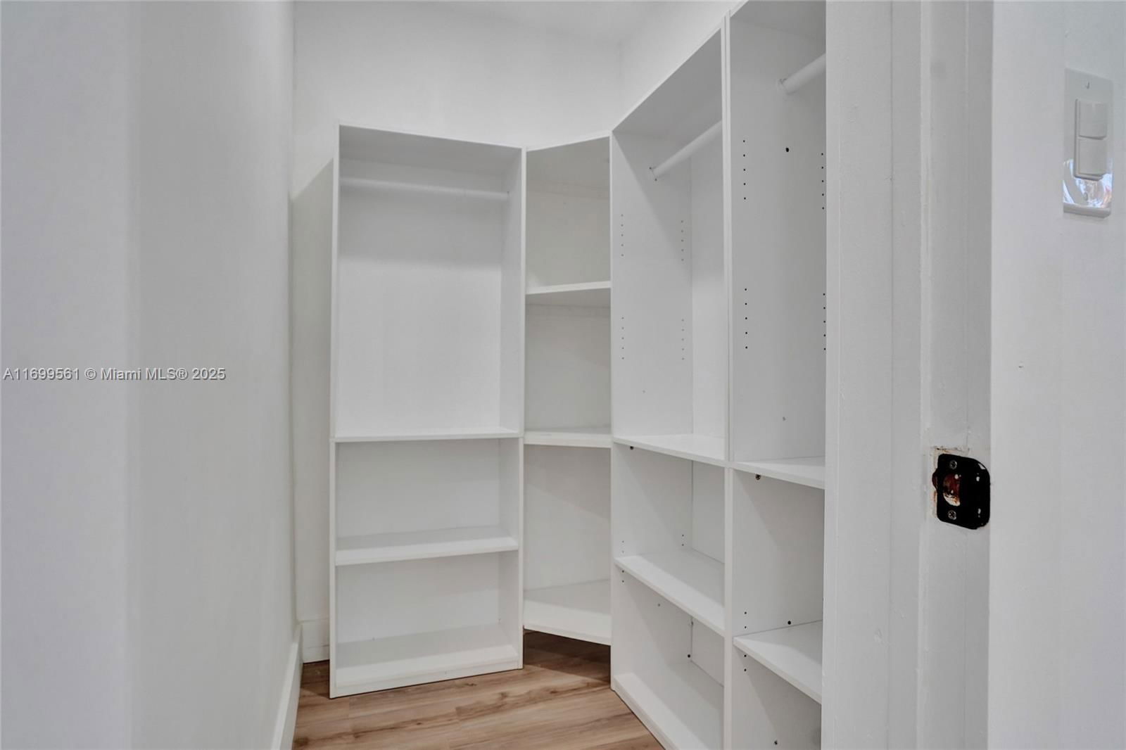 Real estate property located at 2409 7th Ave, Broward, Hillbrook, Wilton Manors, FL
