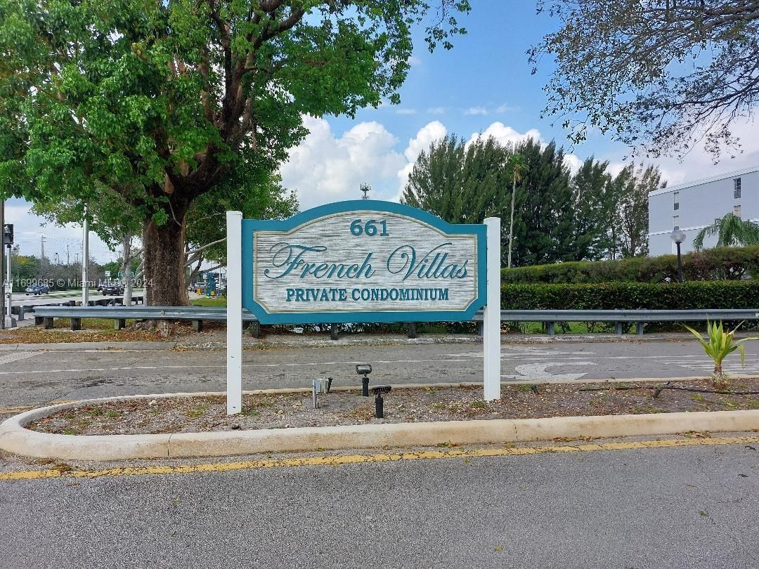 Real estate property located at 661 University Dr #1-204, Broward, FRENCH VILLAS CONDO, Pembroke Pines, FL