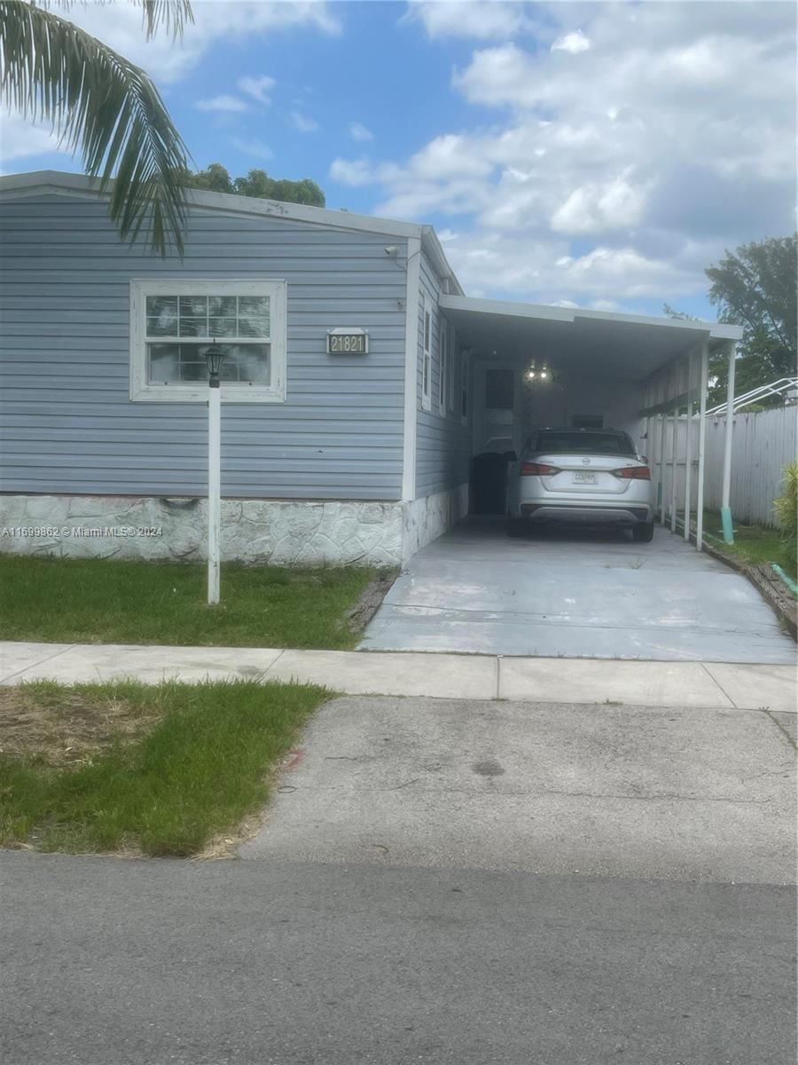 Real estate property located at 21821 Heritage Cir, Broward, HERITAGE CITY SEC 2, Pembroke Pines, FL