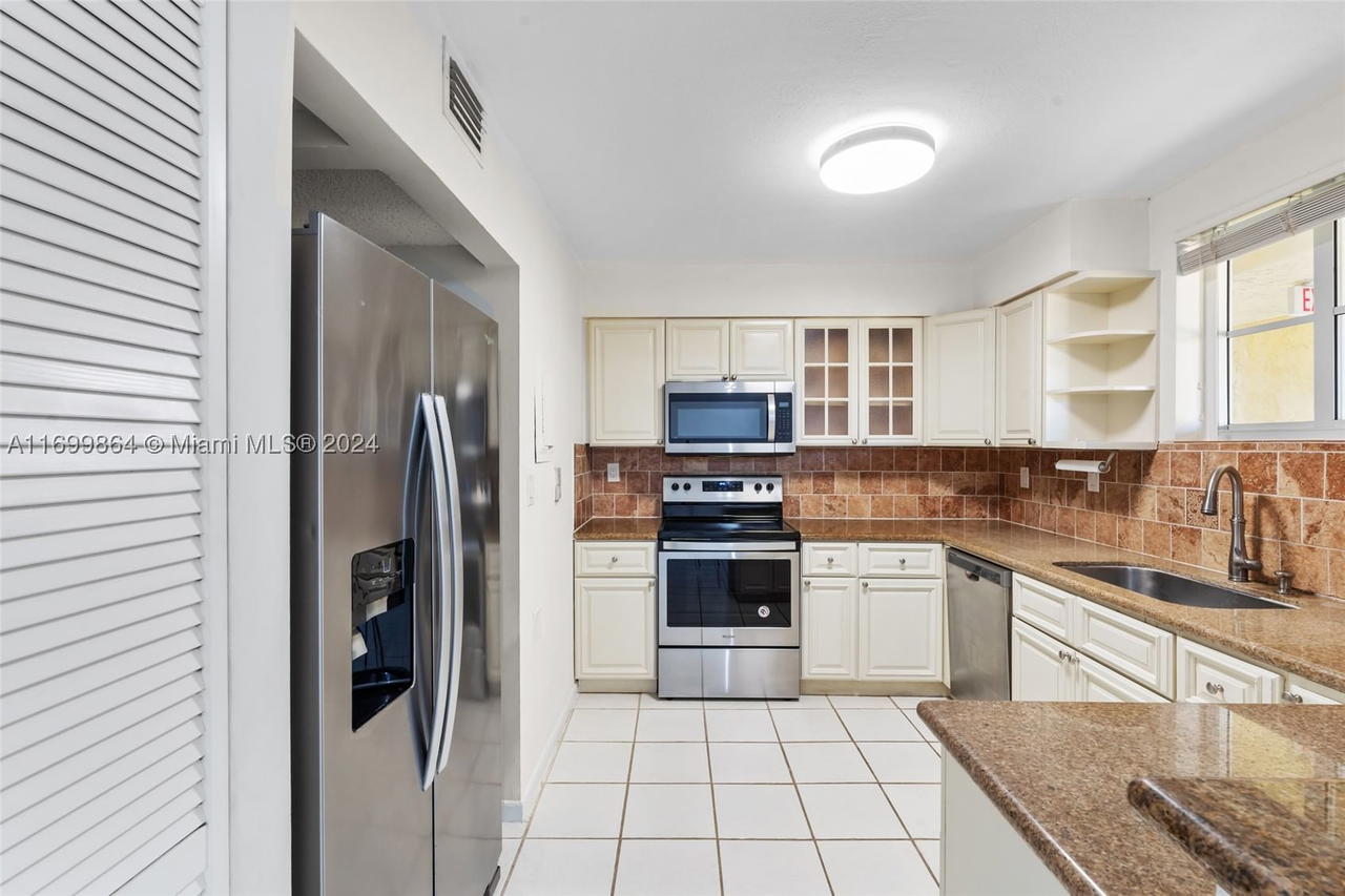 Real estate property located at 14971 82nd Ln #20-508, Miami-dade, Waterview Condo, Miami, FL