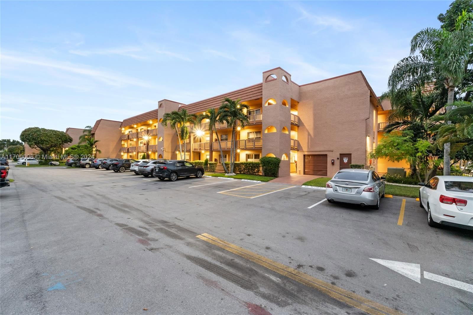 Real estate property located at 9781 Sunrise Lakes Blvd #204, Broward, SUNRISE LAKES 150 CONDO, Sunrise, FL