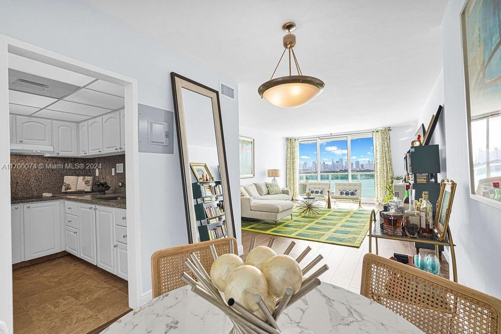 Real estate property located at 1000 West Ave #1014, Miami-dade, Mirador 1000 Condo, Miami Beach, FL