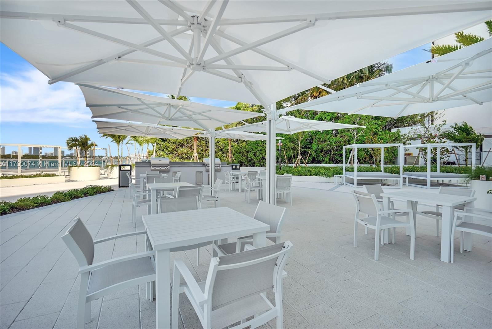 Real estate property located at 1000 West Ave #1014, Miami-dade, Mirador 1000 Condo, Miami Beach, FL