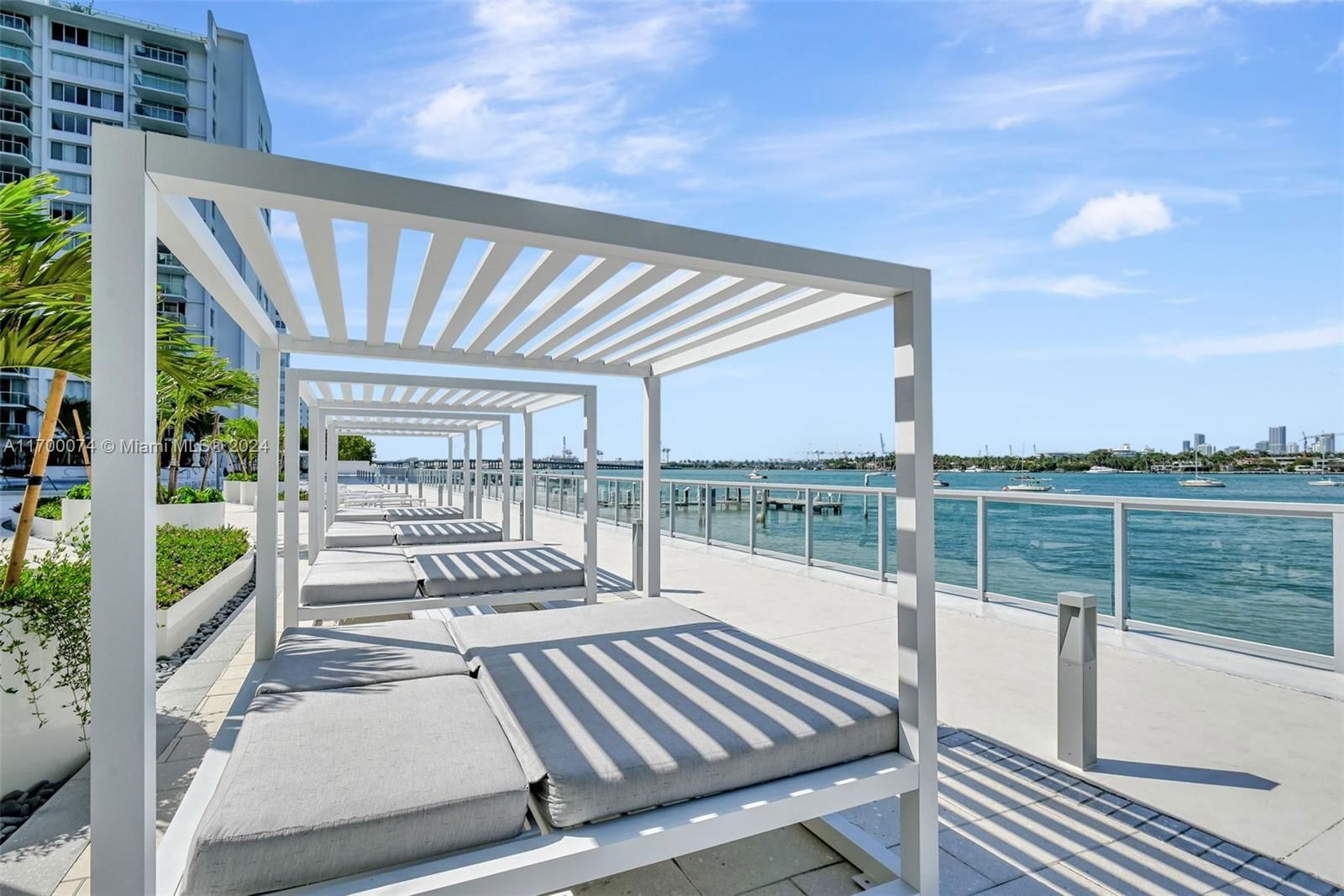 Real estate property located at 1000 West Ave #1014, Miami-dade, Mirador 1000 Condo, Miami Beach, FL